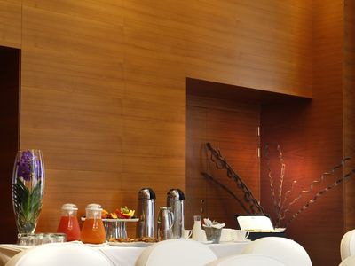 Elegant and harmonious room for your events in a 5* hotel