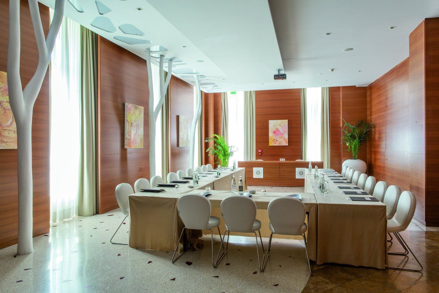 Salle pour vos événements – Élégance et Harmonie pour Vos Événements
