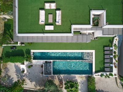 Exceptional contemporary villa 180° sea view