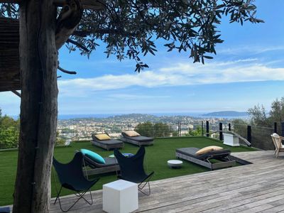 Rooftop between Sea and City