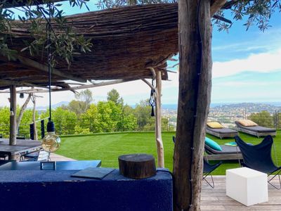 Rooftop between Sea and City