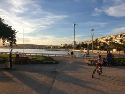 180 degree sea view swimming pool area