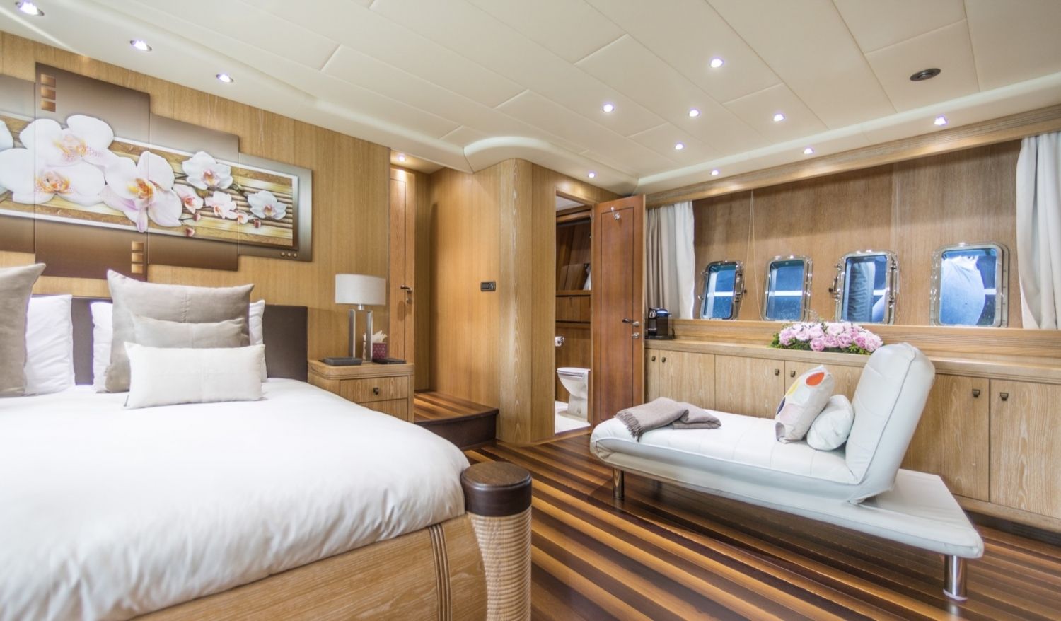 Elegant Cannes Motor Yacht for Private Cruises & Events on the Water