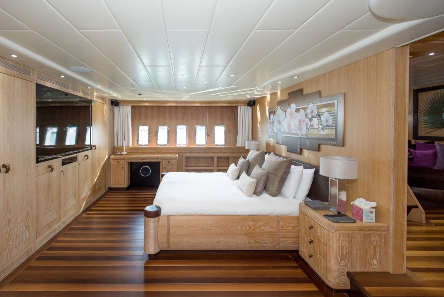 Elegant Cannes Motor Yacht for Private Cruises & Events on the Water