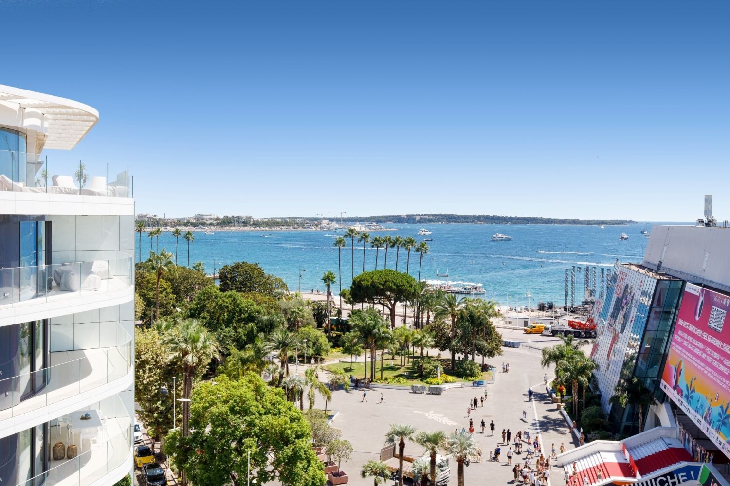 Luxury Penthouse with Private Pool & Sea Views Opposite the Palais