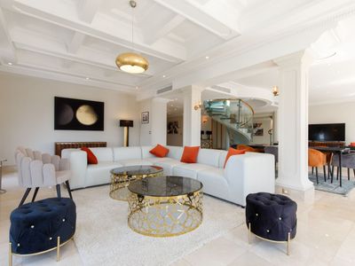 Penthouse in front of le Palais with private swimming pool