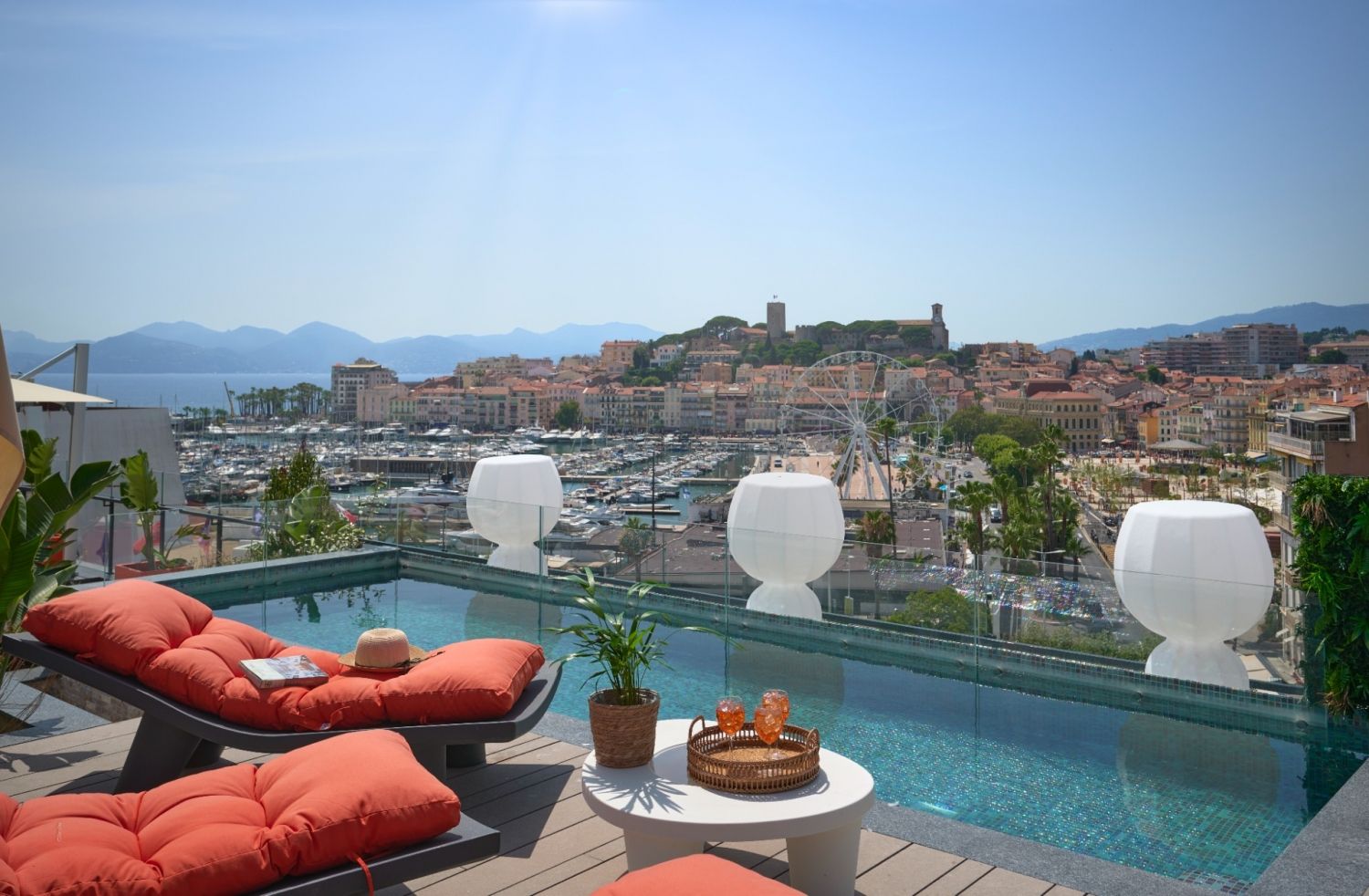 Luxury Penthouse with Private Pool & Sea Views Opposite the Palais