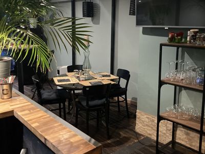 Restaurant ambiance techno, Port d'Antibes