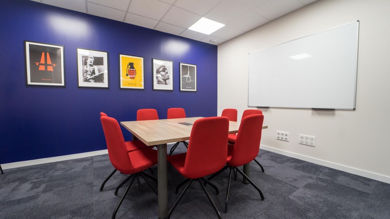 Meeting room - Valbonne 06560 - Sophia Antipolis - Room "ACDC" - 8 people max