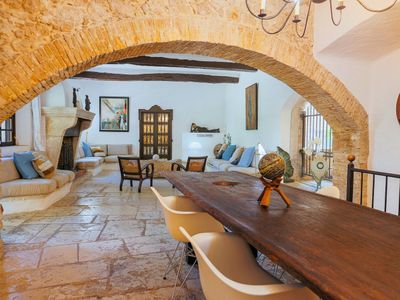 Historic mill of 400m2 located in Vence near medieval village