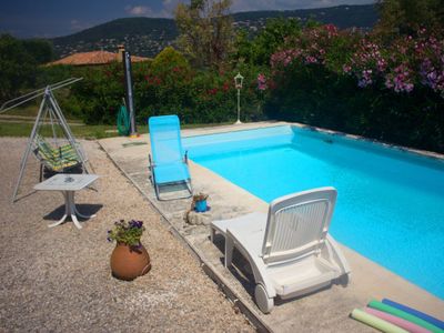 Grand extérieur avec piscine proche de Grasse