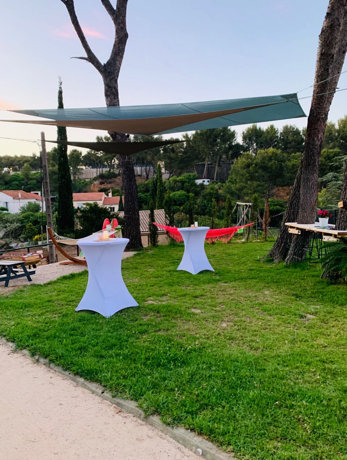 Jardin avec piscine chauffée pour vos petits et grands événements