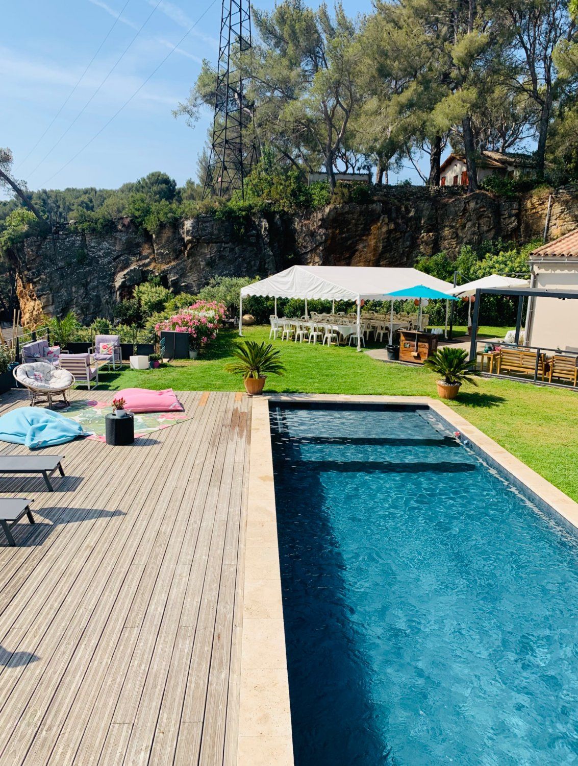 Jardin avec piscine chauffée pour vos petits et grands événements