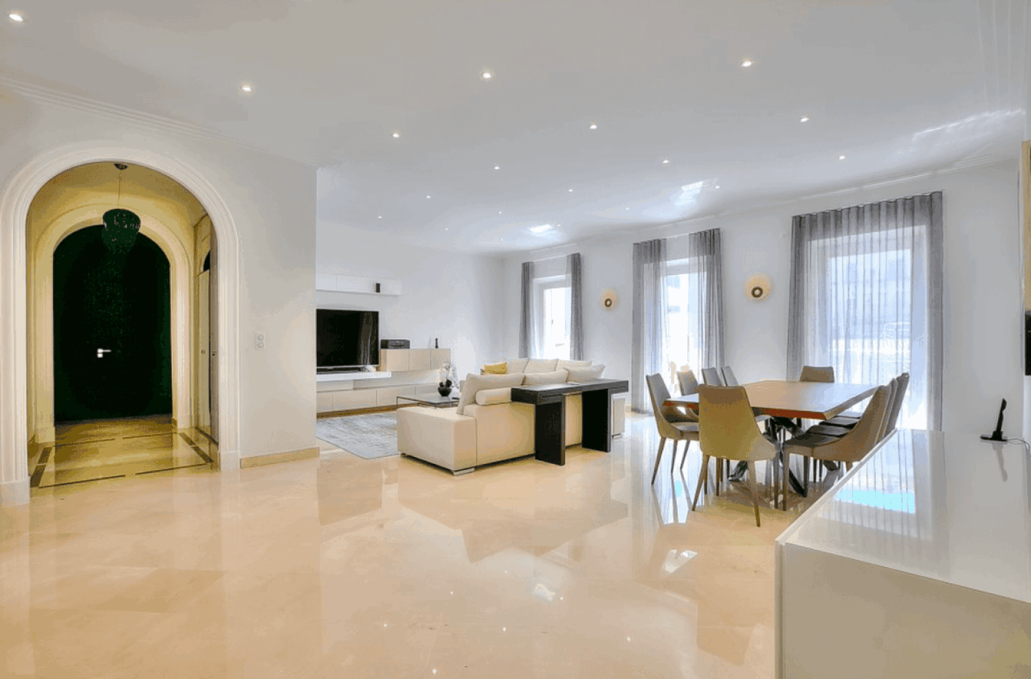 3 bedroom apartment in the center of Cannes