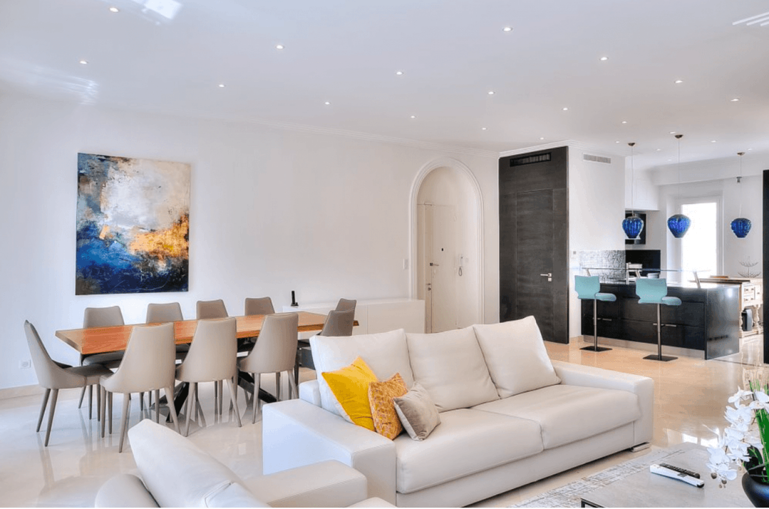3 bedroom apartment in the center of Cannes