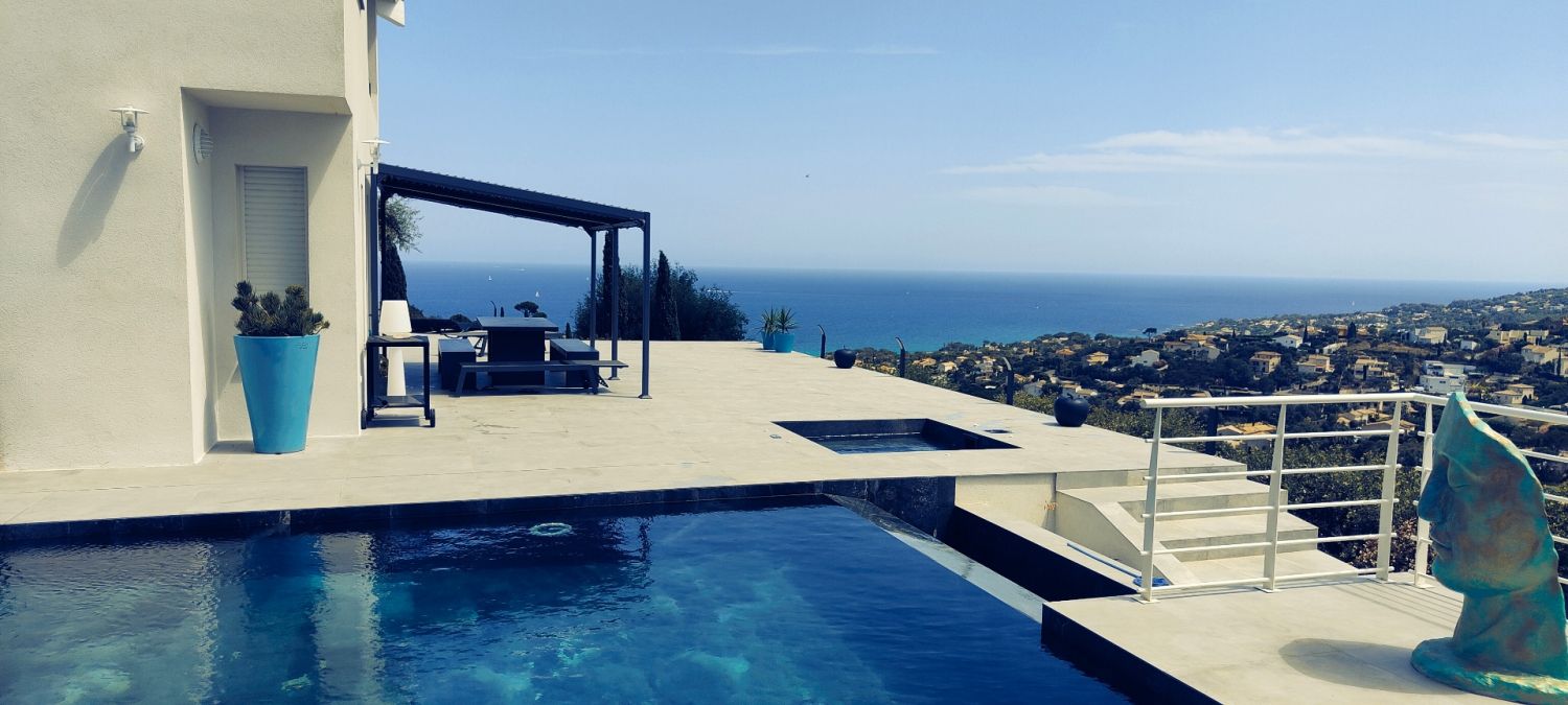 Villa de charme avec vue sur la mer, piscine chauffée &amp ; jacuzzi