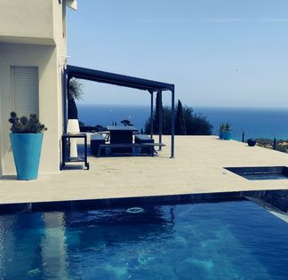 Charming villa with sea view, heated swimming pool &amp; jacuzzi