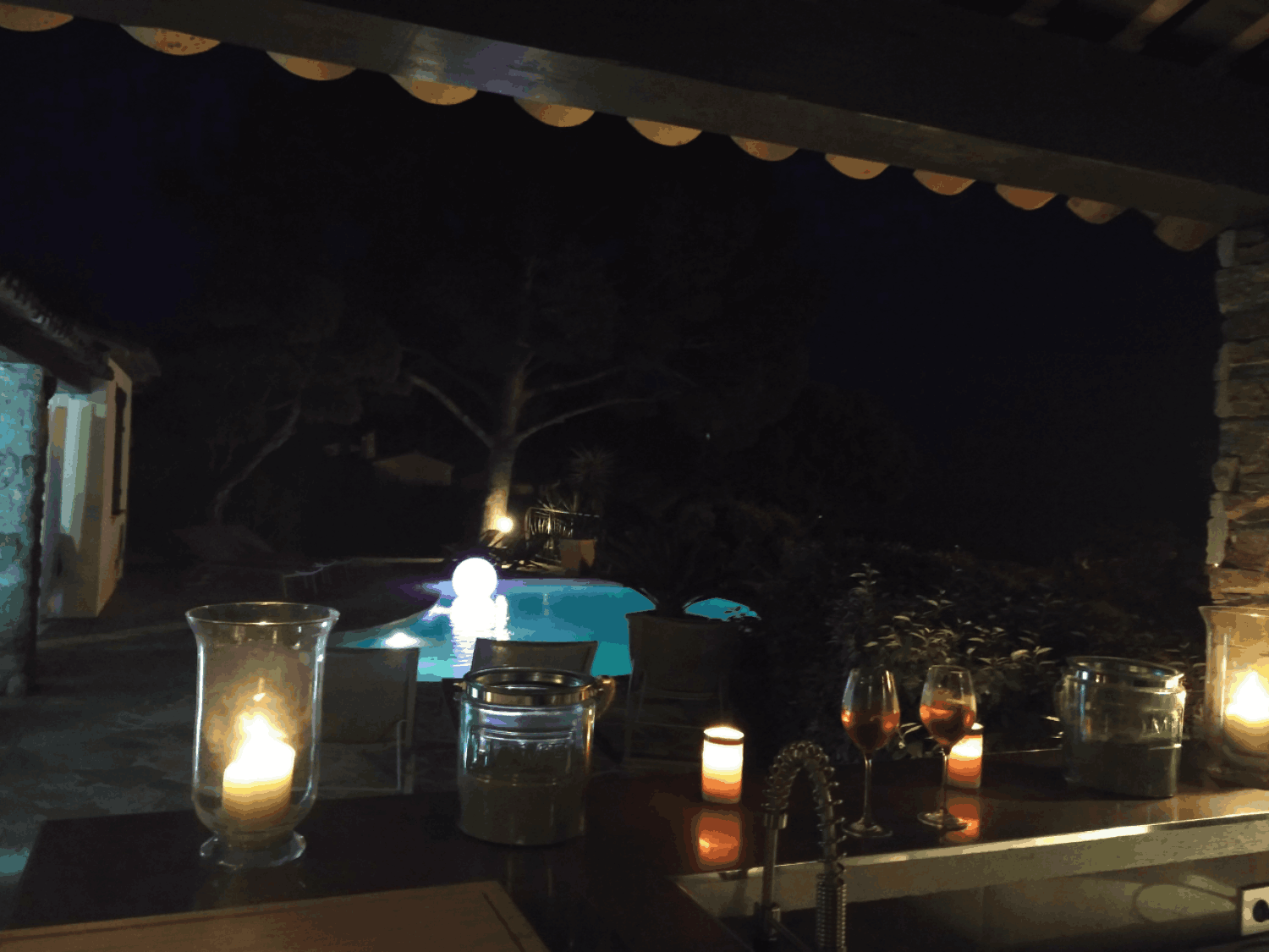 Charming Provençal farmhouse, splendid sea view, heated infinity pool