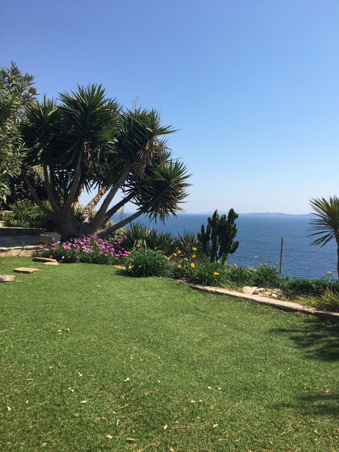 Villa sur la falaise avec piscine chauffée 