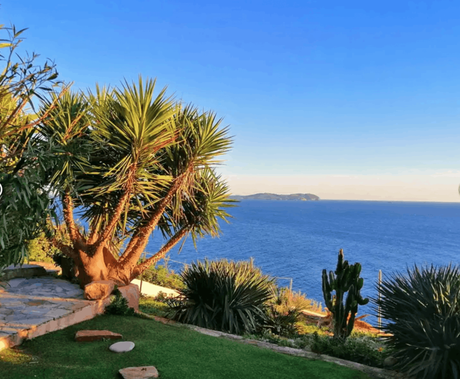 Villa sur la falaise avec piscine chauffée 