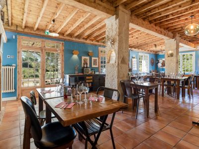 Restaurant in a Mas Provençal in the heart of the Alpilles