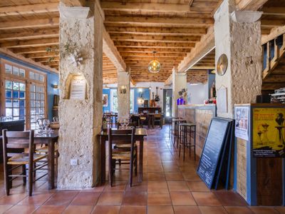 Restaurant in a Mas Provençal in the heart of the Alpilles