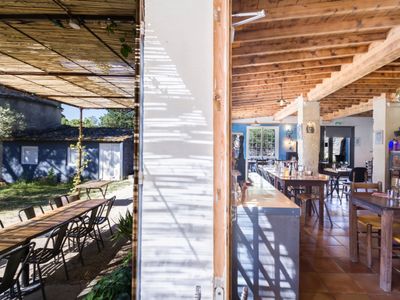 Restaurant in a Mas Provençal in the heart of the Alpilles
