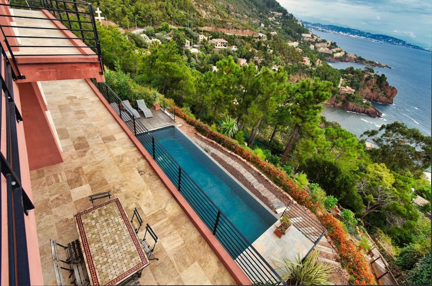 Exceptional heated pool villa, next to the Palais Bulle