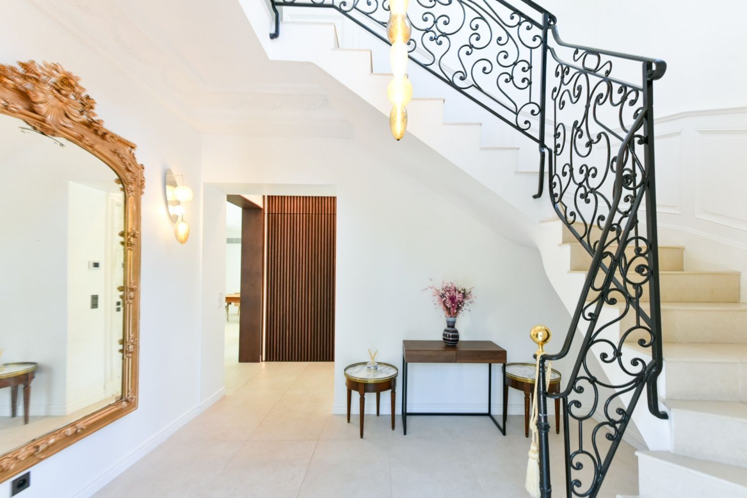 Luxury Cannes Villa with Pool Near the Croisette for Events & Stays