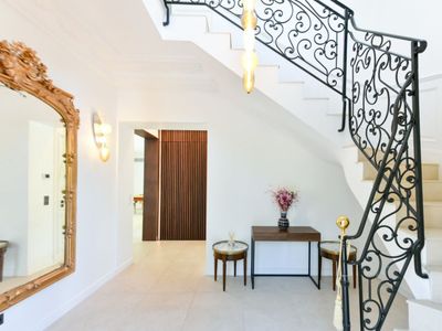 Luxury Cannes Villa with Pool Near the Croisette for Events & Stays