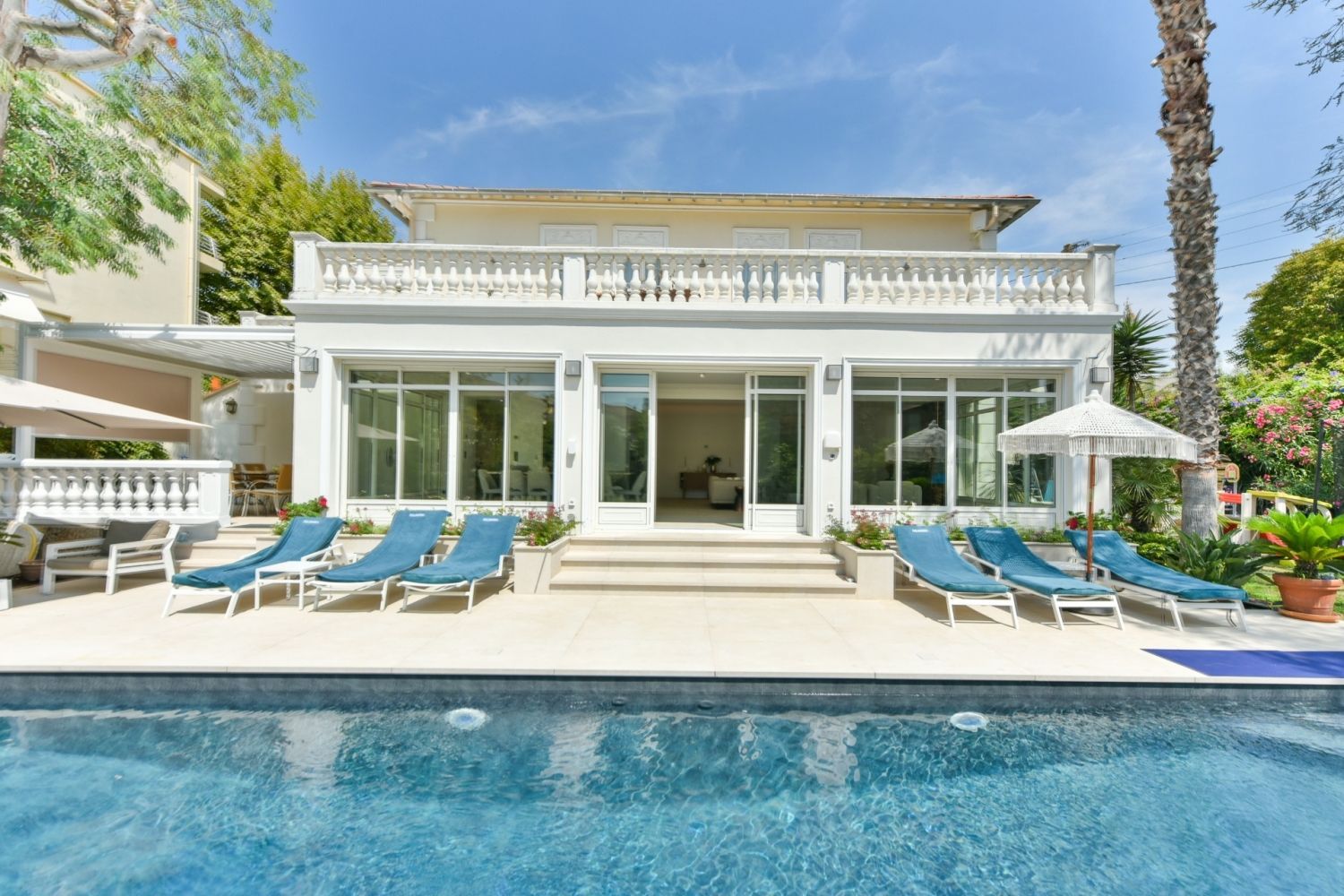 Luxury Cannes Villa with Pool Near the Croisette for Events & Stays