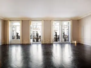 Loft Élégant du 19e Siècle à Paris pour Événements Privés et Célébrations