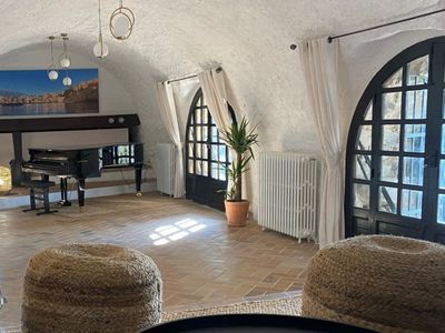 Exeptional farmhouse with breathtaking view & pianos