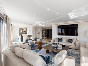 Elegant Sea-View Suite on the Croisette for Boutique Events in Cannes