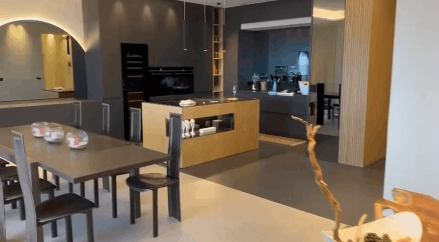 Modern Sea-View Apartment on the Croisette for Boutique Cannes Events