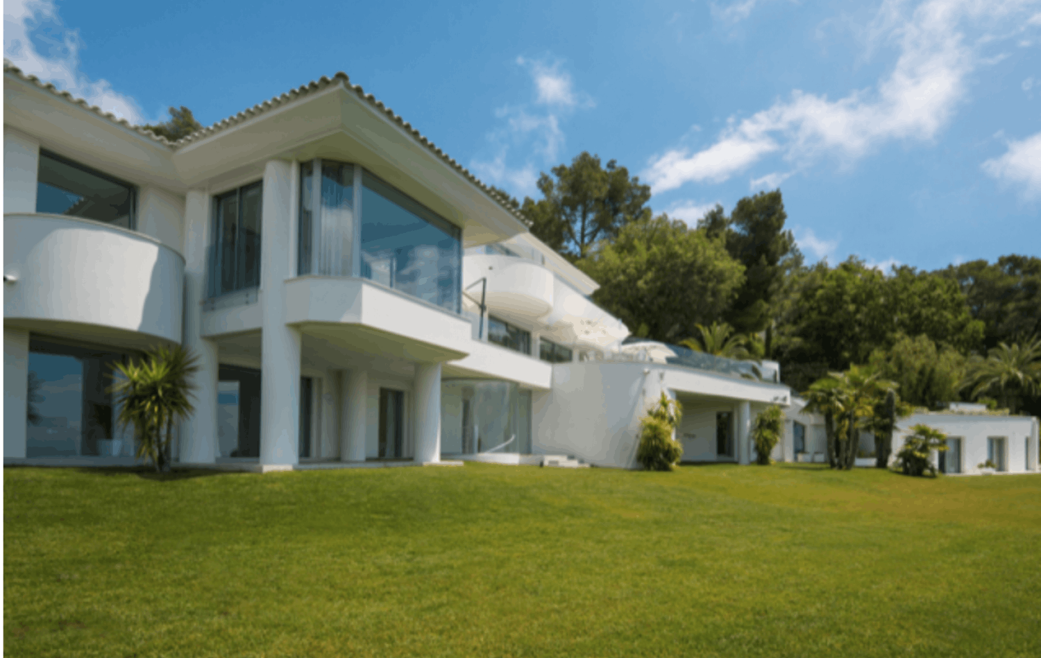 Expensive Cannes Villa with Sea Views, Pool & Gardens for Prestigious Events