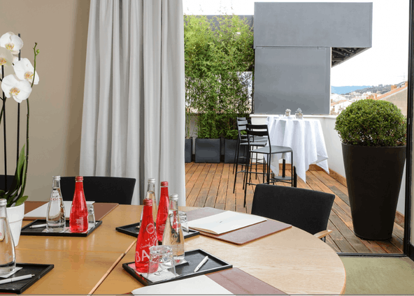 Meeting room with private terrace in the heart of Cannes