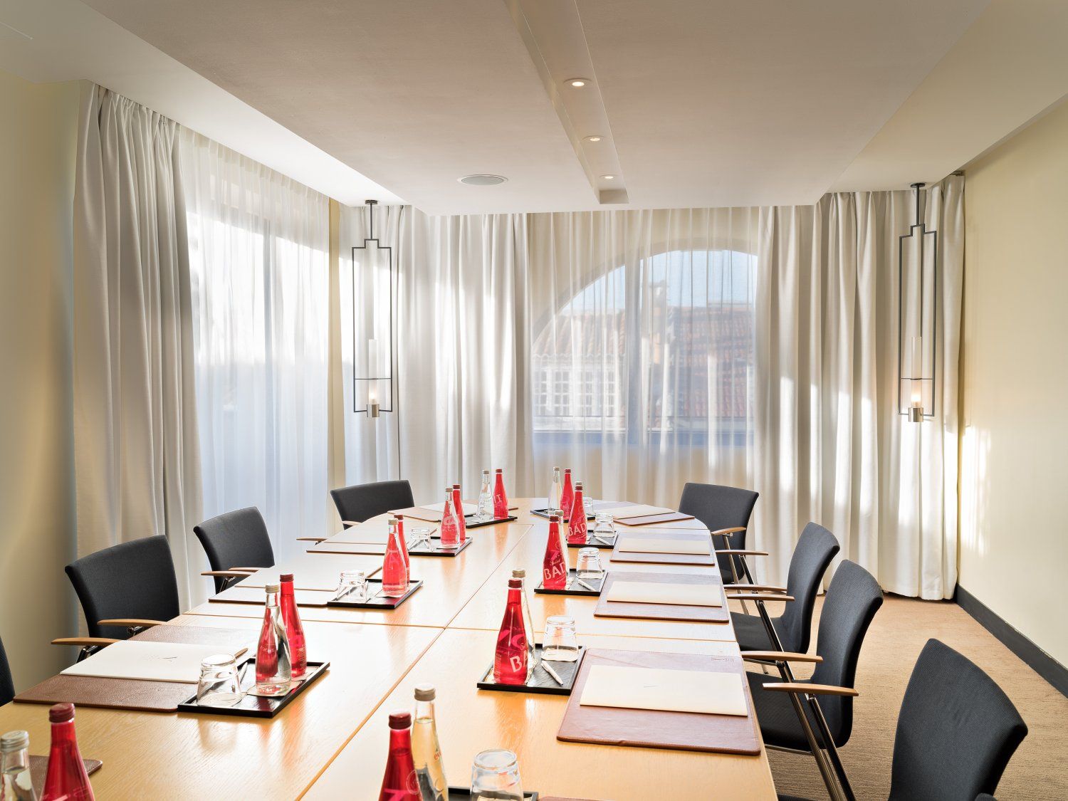 Meeting room with private terrace in the heart of Cannes