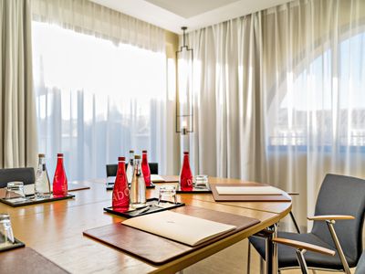 Meeting room with private terrace in the heart of Cannes