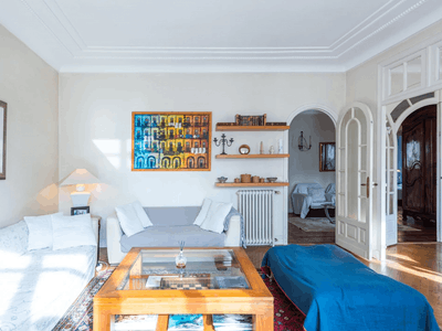 Central Cannes 3-Bedroom Apartment – Events up to 20 Guests