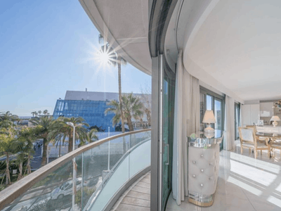 Appartement lumineux à Cannes avec vue sur le Palais – Pour événements privés