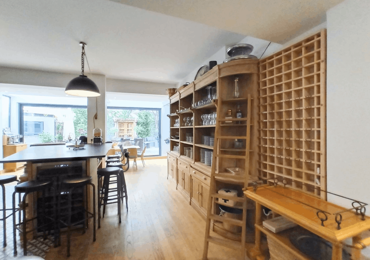 Modern 5-Bedroom Apartment in Cannes – Events up to 50 Guests