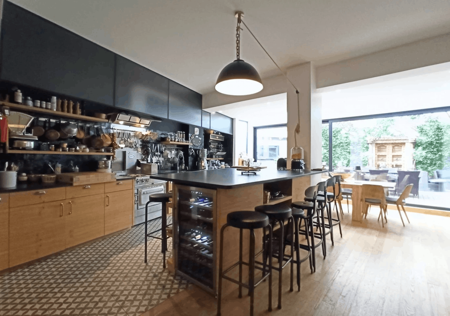 Modern 5-Bedroom Apartment in Cannes – Events up to 50 Guests