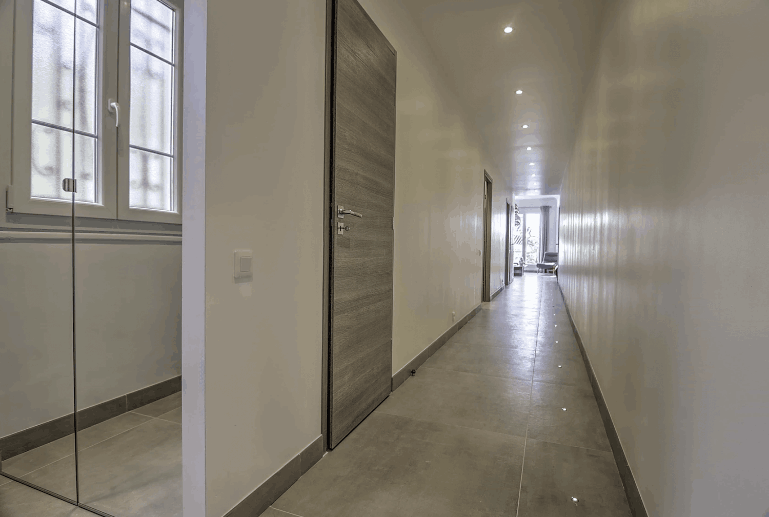 4-Bedroom Cannes Apartment – Event Space for Parties & Dinners

