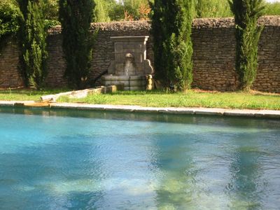 Provençal estate, large garden, vineyards, olive trees