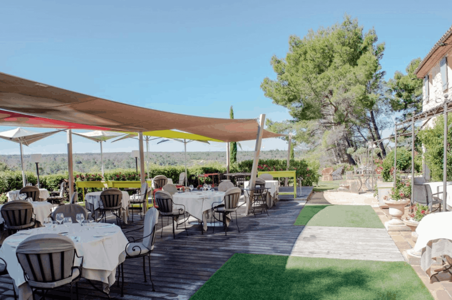 A charming hotel in the heart of Provence