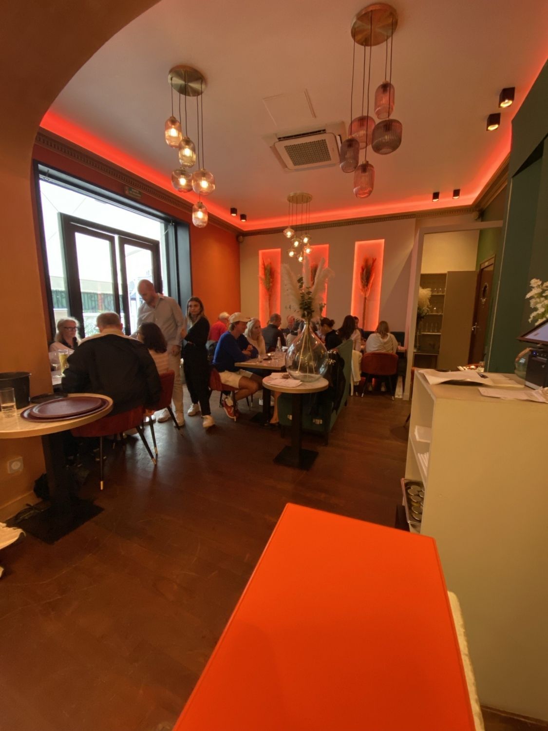Cozy Restaurant Near Palais Cannes – Events up to 90 Guests
