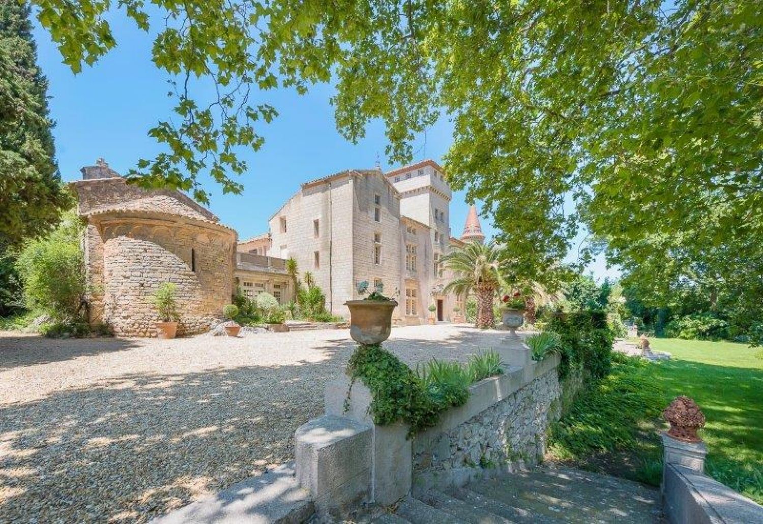 Old  castle with a contemporain decor