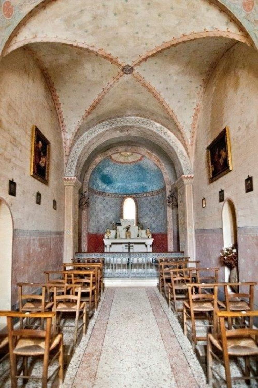 Old  castle with a contemporain decor