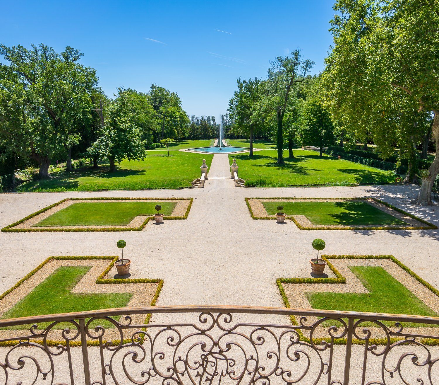 Château in Provence with 20-acre grounds
